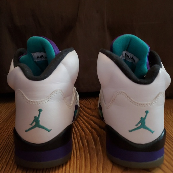 Jordan Grape 5's size 6 - Picture 2 of 4